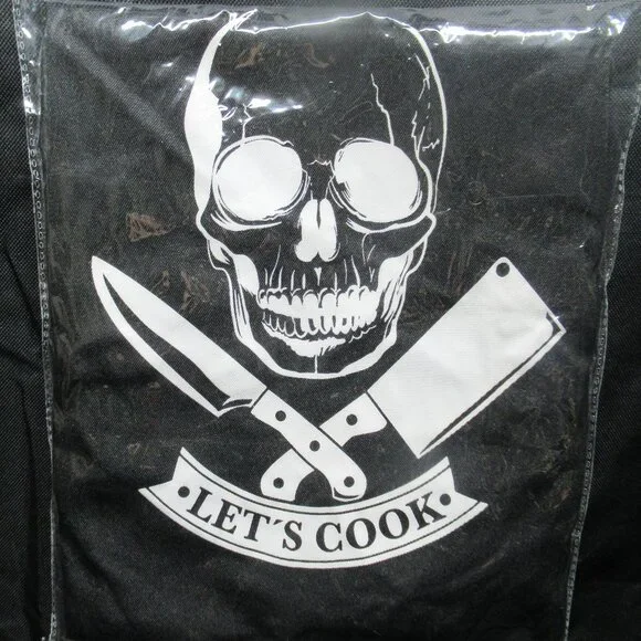 Skull and Crossbones Grilling Apron and Napkin Set - Picture 2 of 6